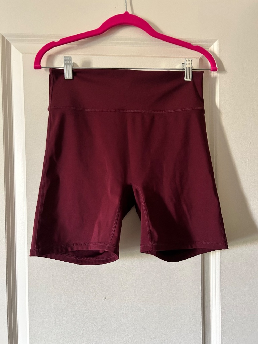 Fabletics Women’s Compression Athletic Shorts - Large - Picture 4 of 5